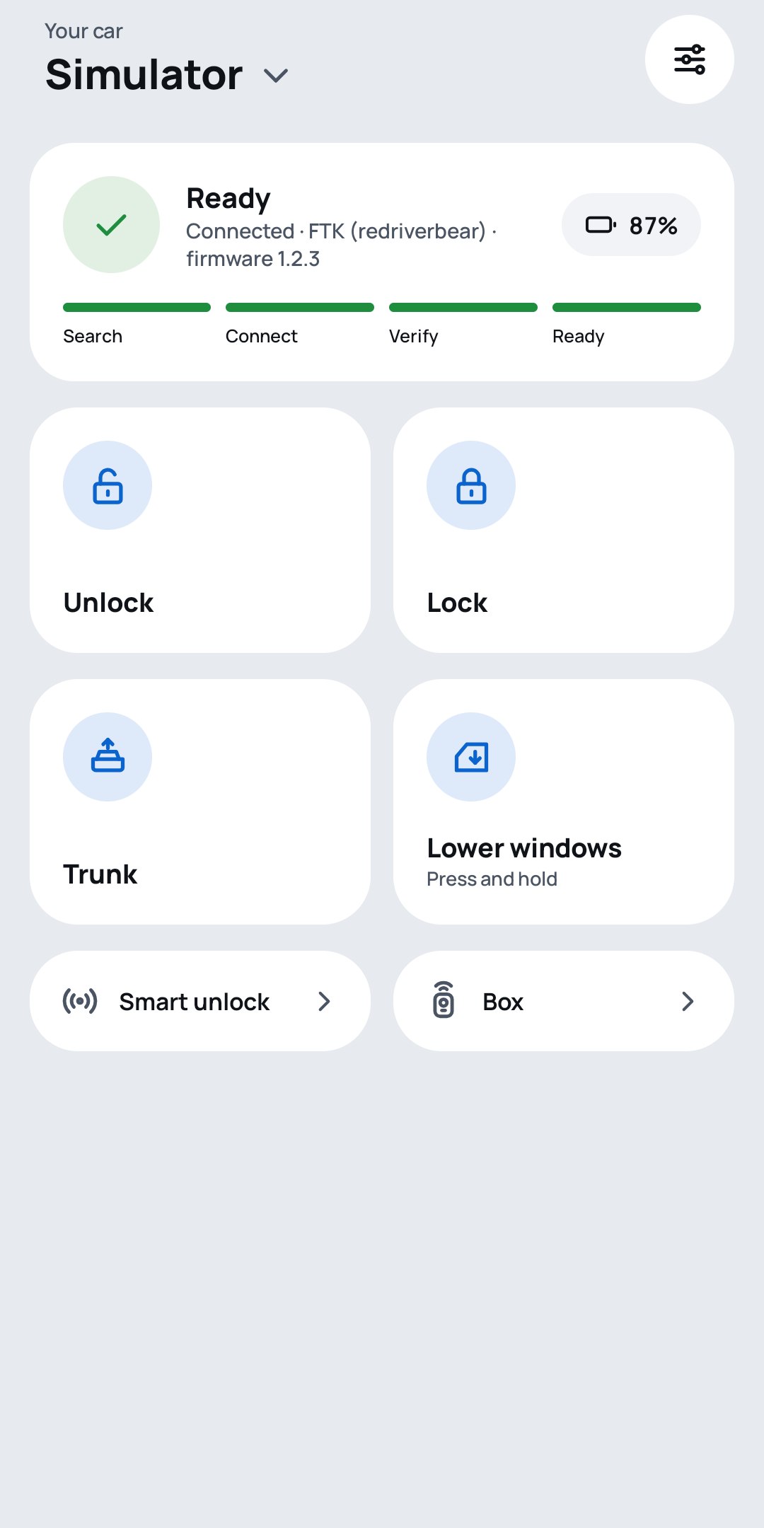 BtCarKey home screen: connection status and the unlock, lock, trunk and windows buttons